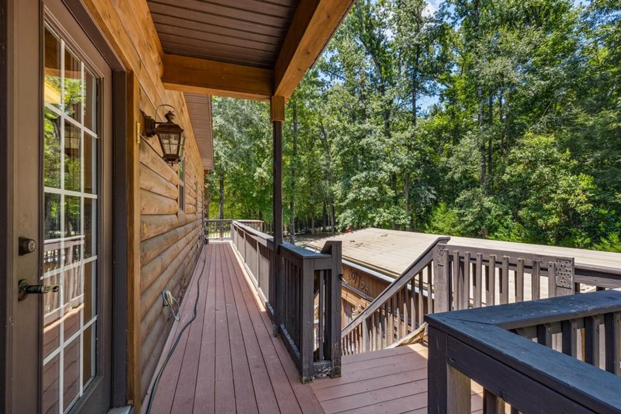 A rare spring cabin along 'Florida's best tubing river' is now on the market